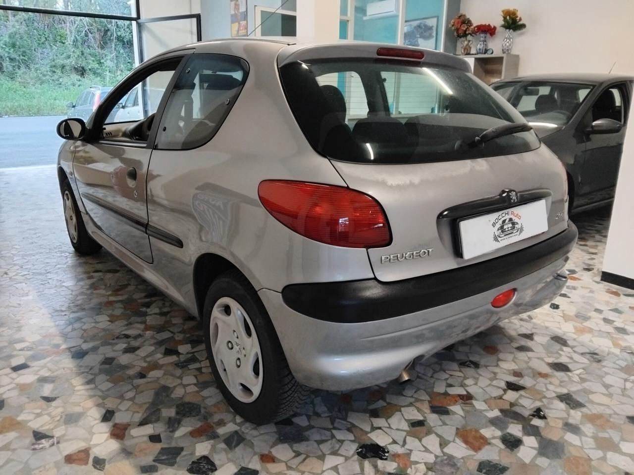 Peugeot 206 1.1 3p. XR