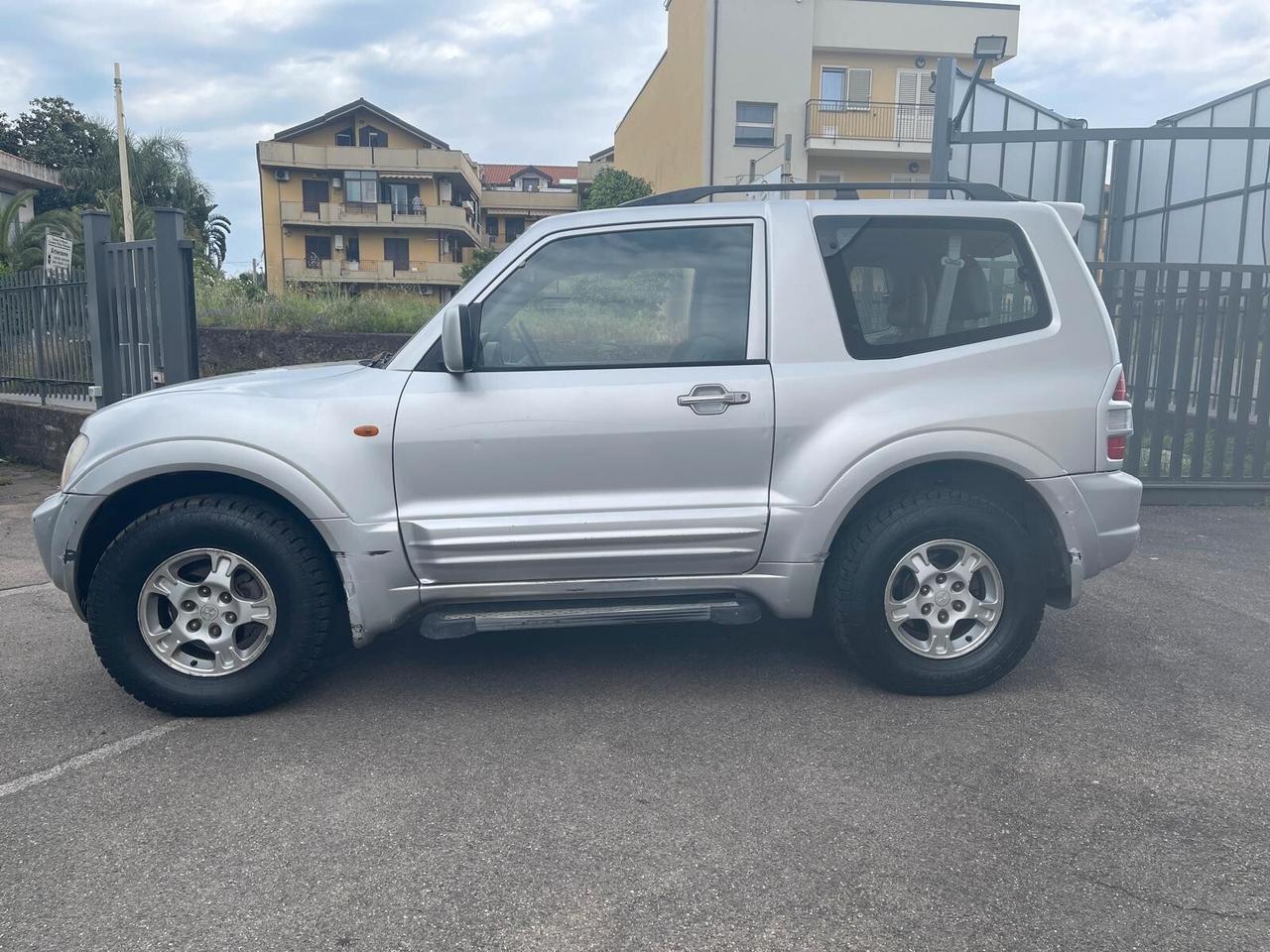 Mitsubishi Pajero 3.2 16V DI-D 3p. GLS2