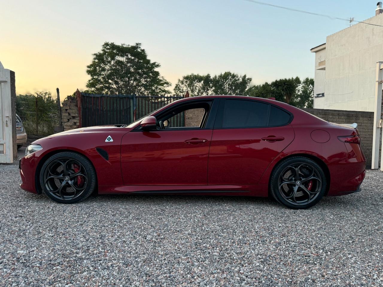 Alfa Romeo Giulia 2.9 V6 Bi-Turbo Quadrifoglio MANUALE
