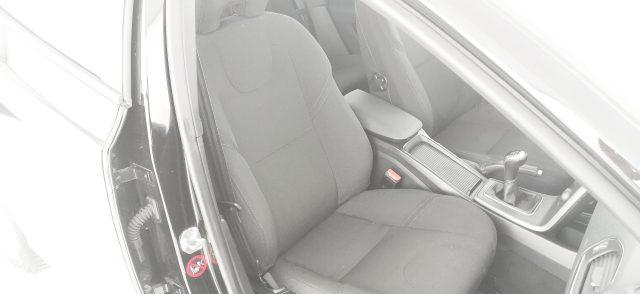 VOLVO V40 Cross Country D2 1.6 Kinetic