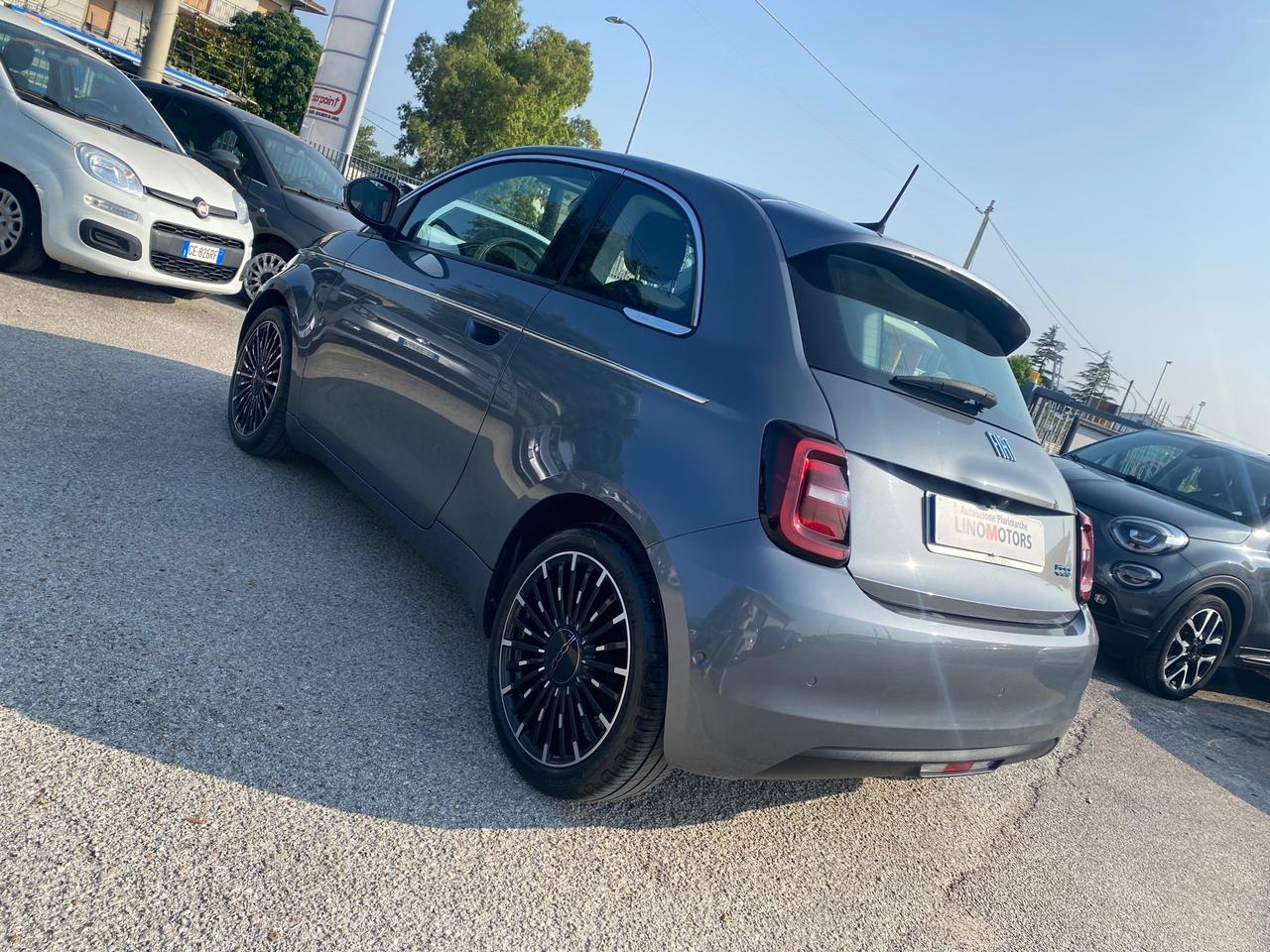 Fiat 500 500e Berlina 42 kWh La Prima
