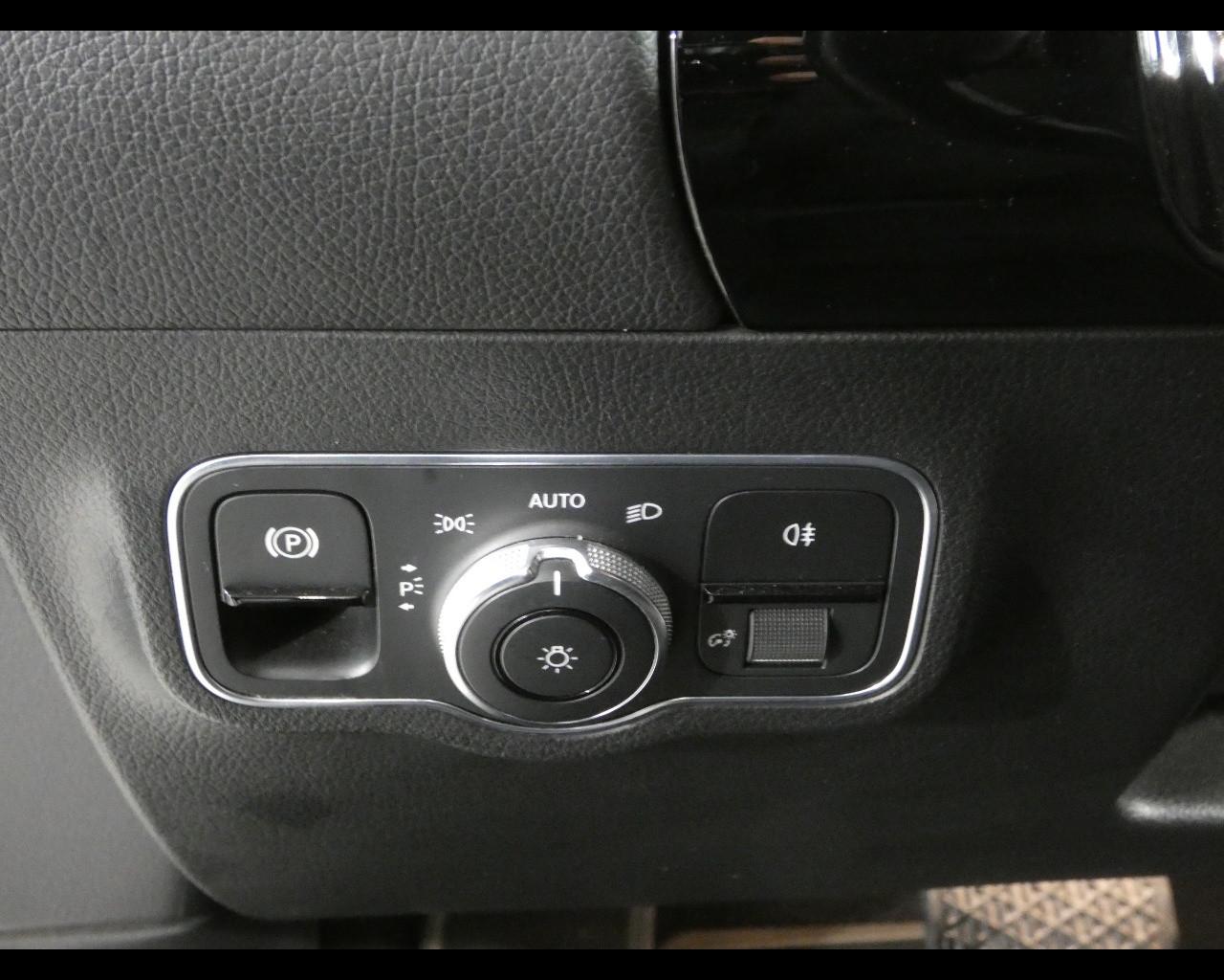 Mercedes-Benz GLA (H247) - GLA 200 d Automatic Sport