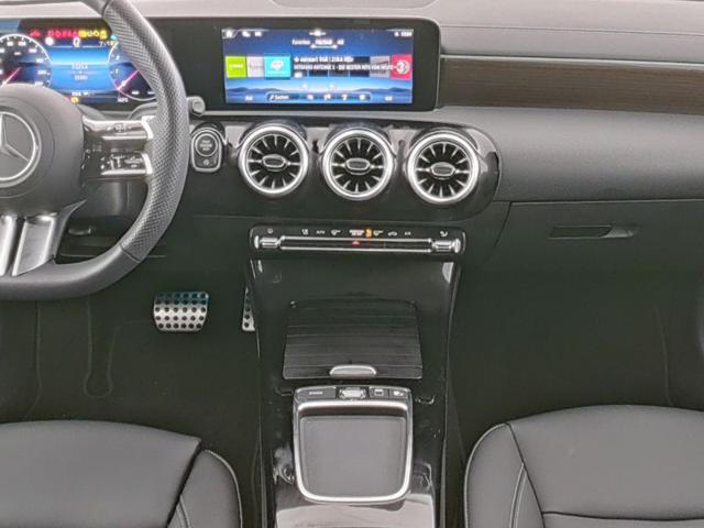 MERCEDES-BENZ CLA 180 Automatic AMG Line Advanced Plus