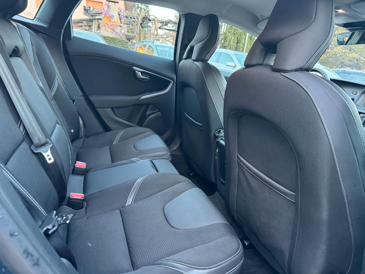Volvo V40 T2