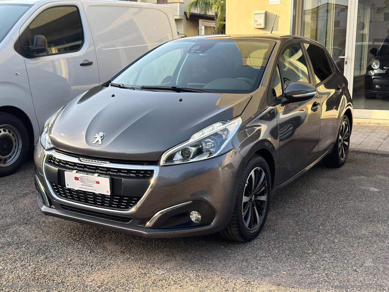 PEUGEOT 208 PureTech 82 S&S 5p. Signature