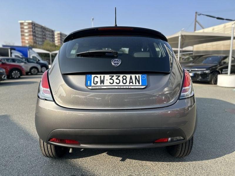 Lancia Ypsilon 1.0 FireFly 5 porte S&S Hybrid Oro