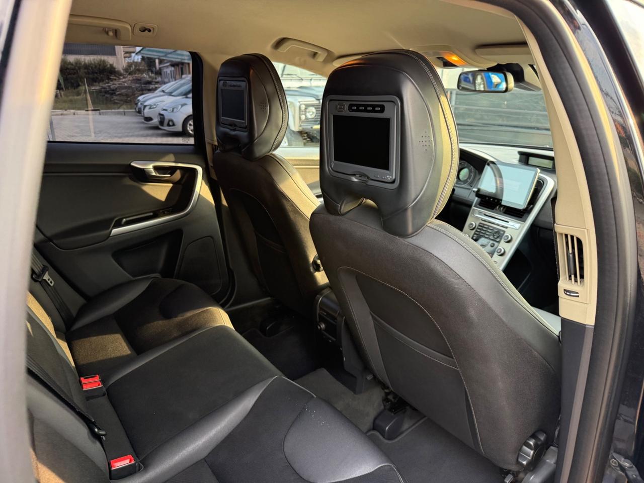 Volvo XC 60 D5 AWD Geartronic Momentum