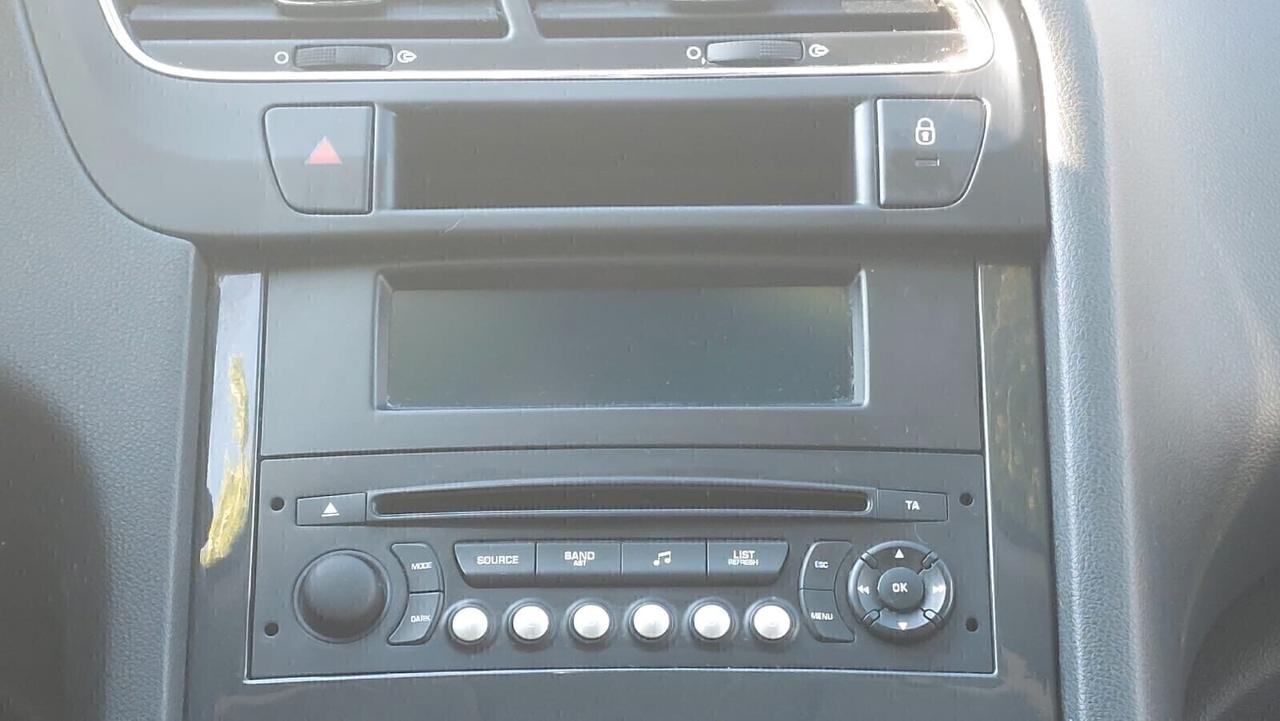 Peugeot 5008 1.6 Diesel 7 Posti Neopatentati