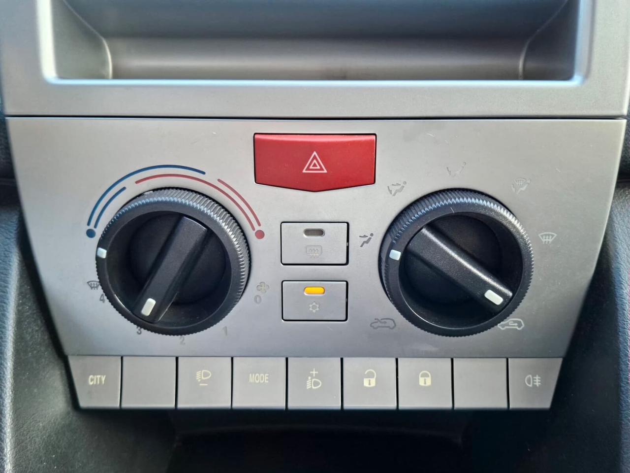 Lancia Ypsilon 1.4 60cv Oro 2010