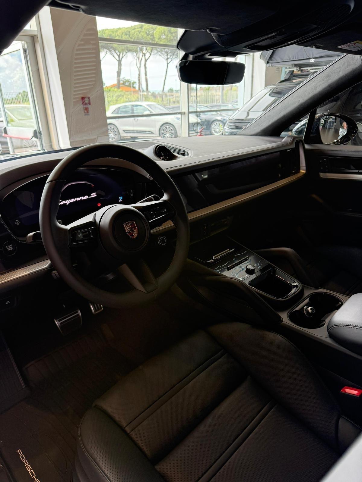 PORSCHE CAYENNE S COUPE 530 CV AUTO A NOLEGGIO