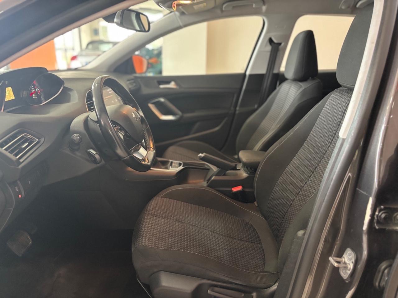 Peugeot 308 BlueHDi 1.6 120 SW Allure cambio automatico permute finanziamenti