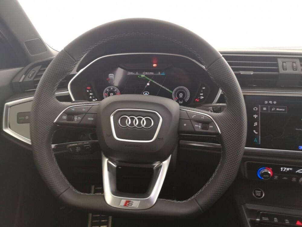 Audi Q3 35 TDI S tronic Identity Black