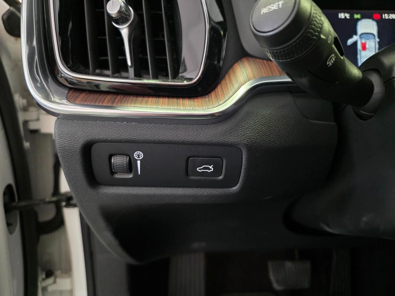 Volvo V60 D4 Geartronic gancio traino, uniproprietario, €6D