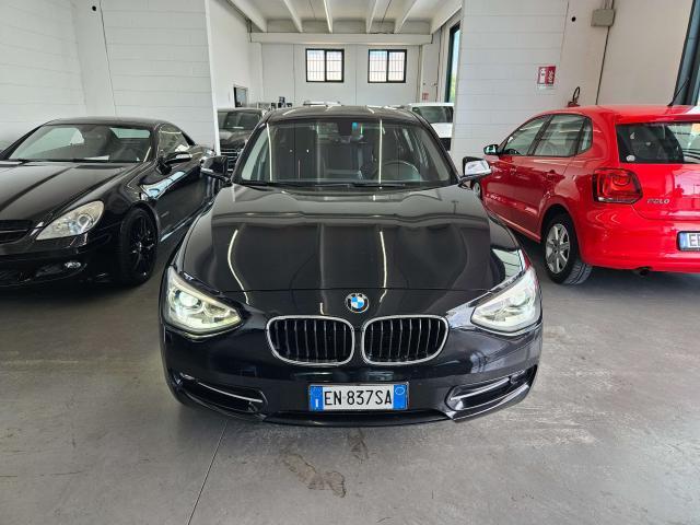 BMW 118 Serie 1 F/20-21 2011 118d 5p Sport