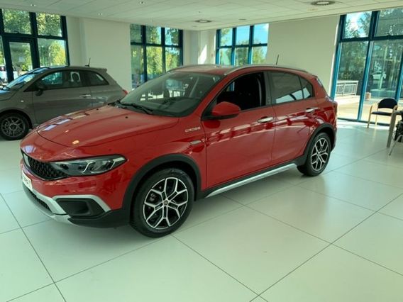 FIAT Tipo Hatchback My22 1.5 Hybrid130cv Dct Hb Red