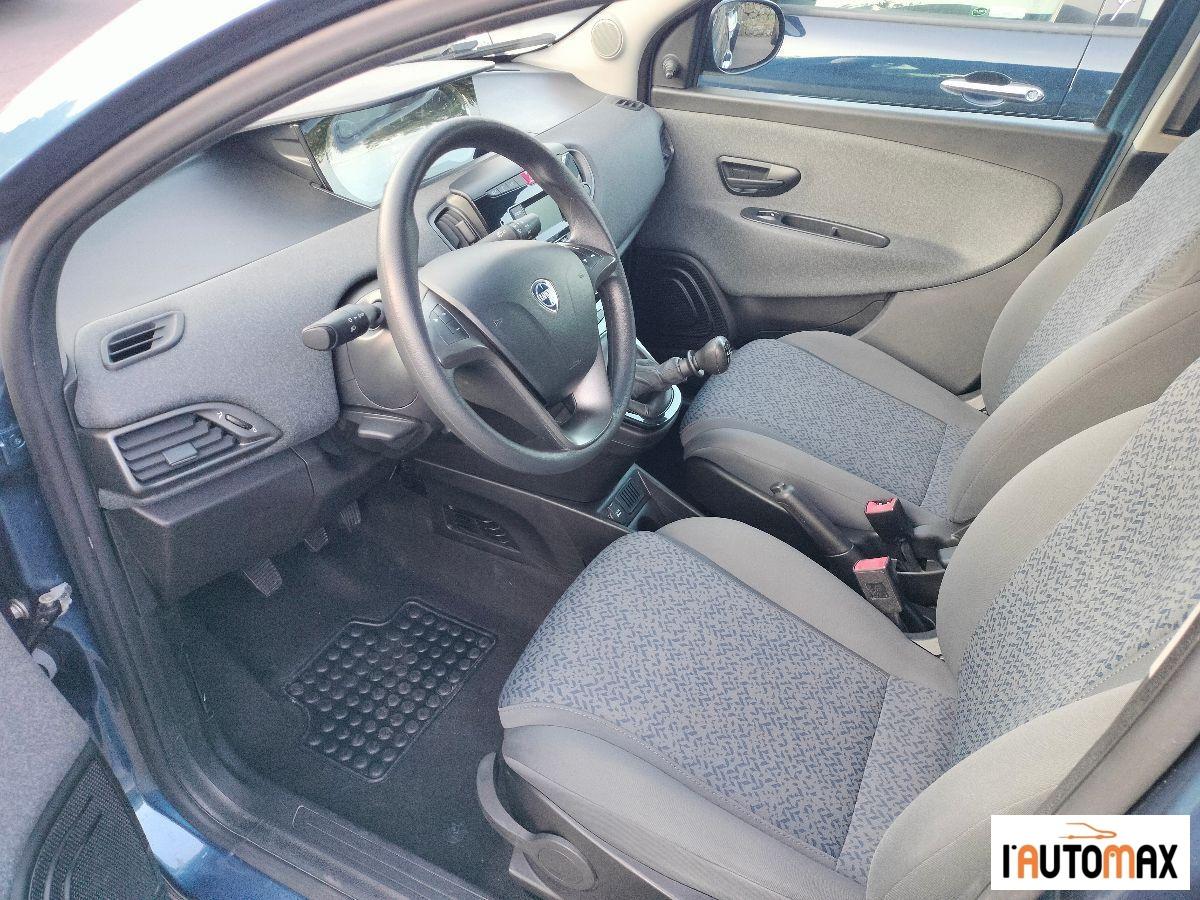 LANCIA - Ypsilon 1.0 firefly hybrid Silver s&s 70cv