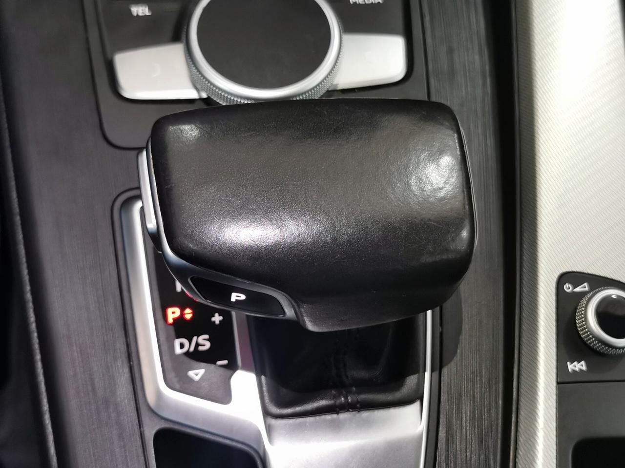 Audi A4 40 TFSI S tronic Business Sport