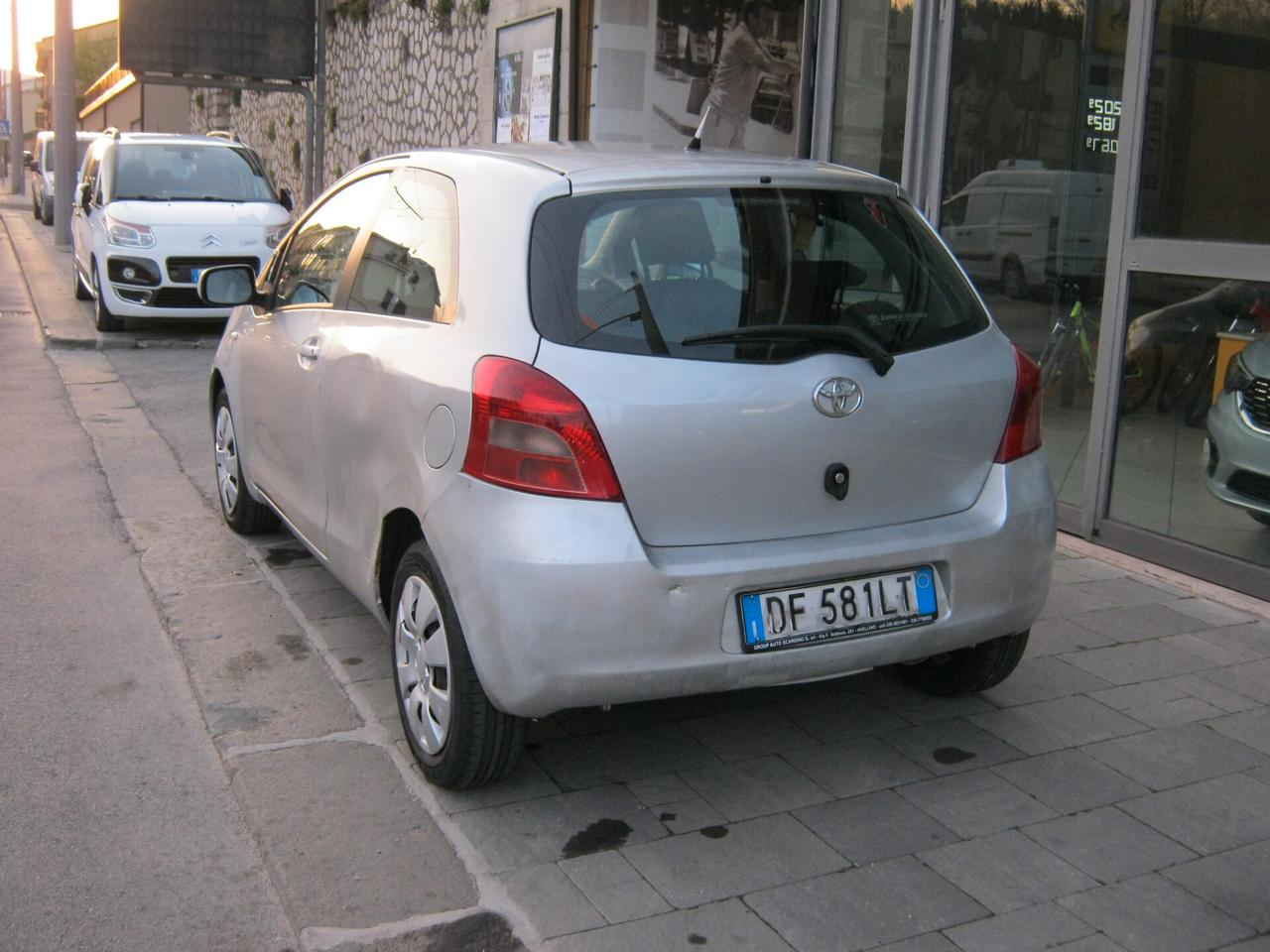 Toyota Yaris 1.0 3 porte Sol