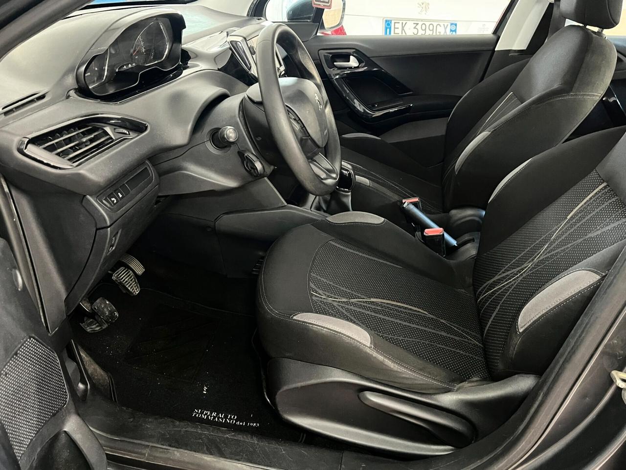 Peugeot 208 1.4 HDi 68 CV 5 porte Allure