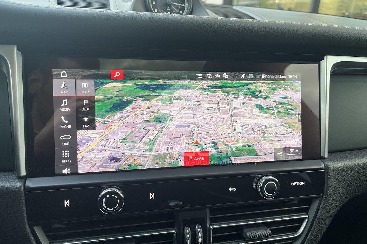 PORSCHE Macan 2.0