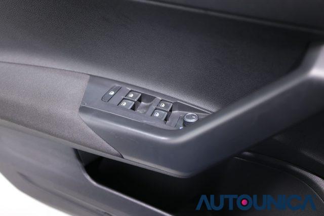 VOLKSWAGEN Taigo 1.0 TSI 115 CV R-LINE FARI LED TETTO PANORAMA