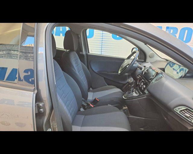 LANCIA Ypsilon 1.0 hybrid Gold Plus