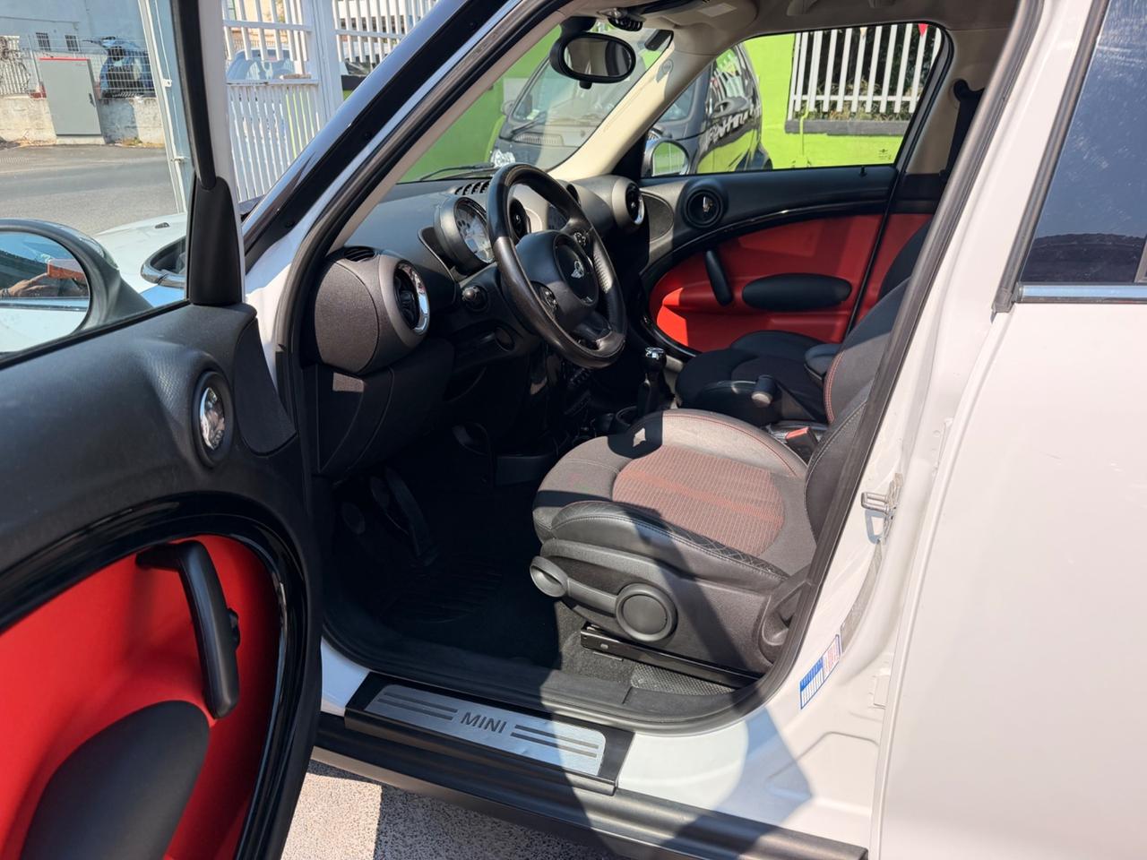 Mini Cooper D Countryman 1.6 175.000 KM