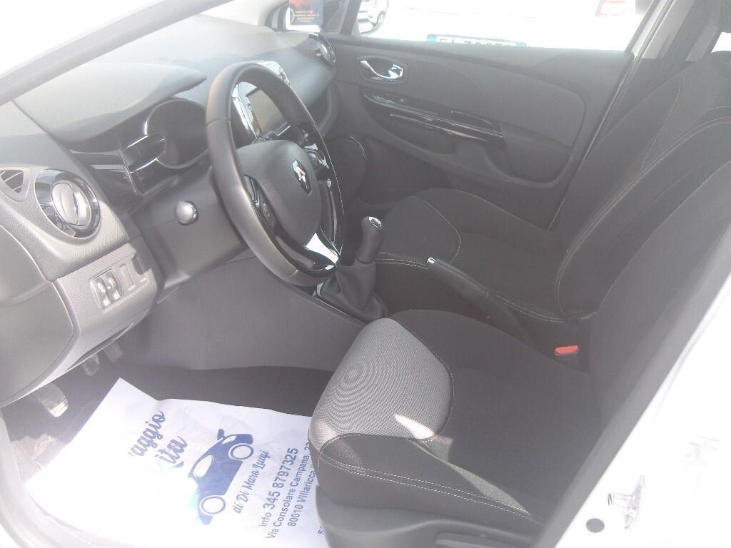 Renault Clio 1.2 75CV Live - 2013