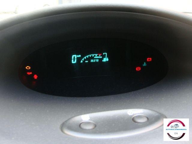 TOYOTA - Yaris - 1.3i 16V Sol * km 36000*
