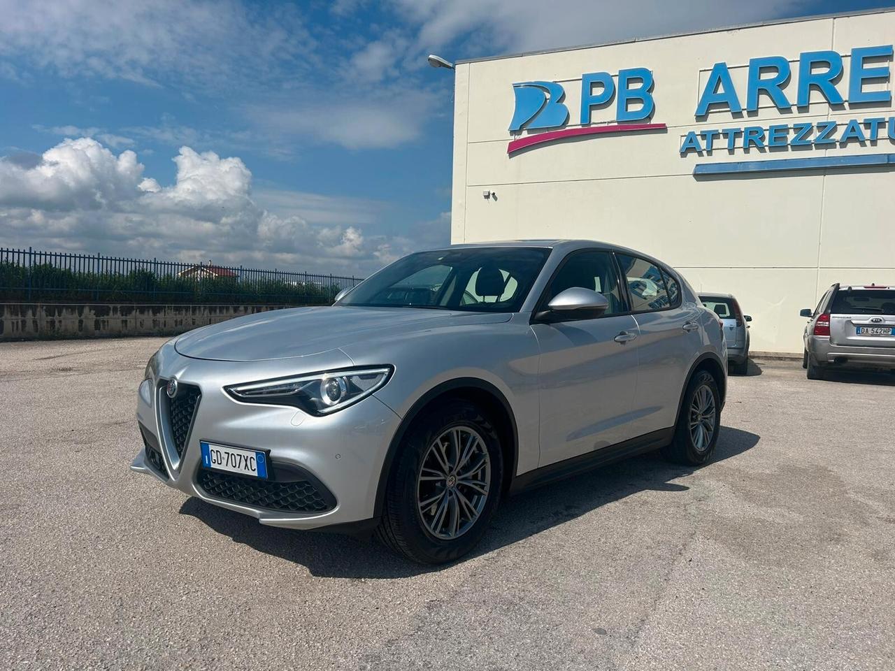 Alfa Romeo Stelvio 2.2 Turbodiesel AUTOCARRO 5 POSTI (N1) 160 CV AT8 RWD Business € 14.800 + IVA
