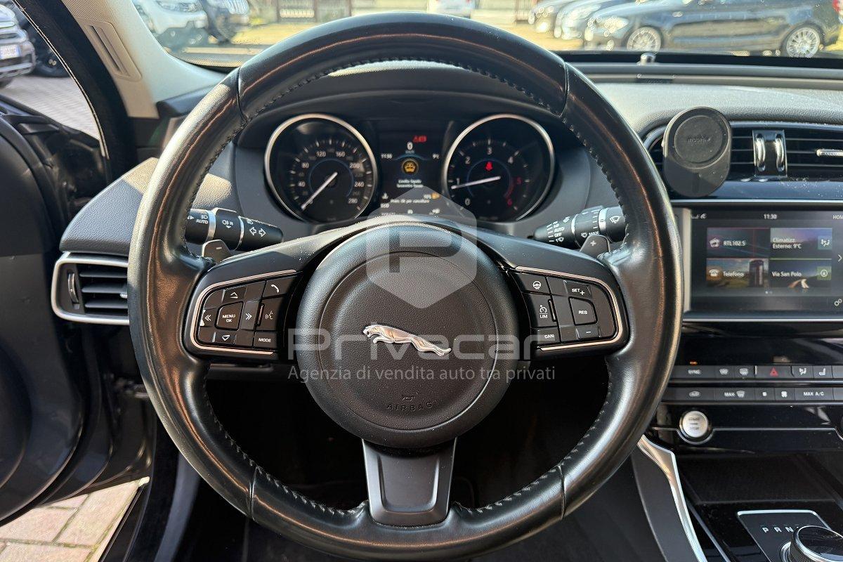 JAGUAR XE 2.0 D Turbo 180 CV AWD aut. Pure