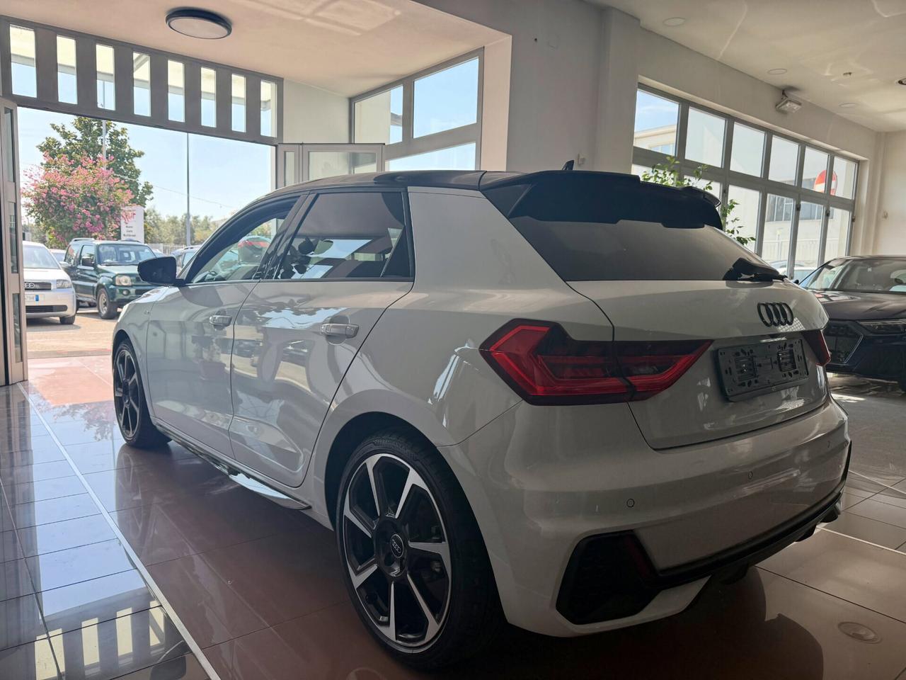 AUDI A1 30 TFSI SPB BLACK-LINE S-TRONIC
