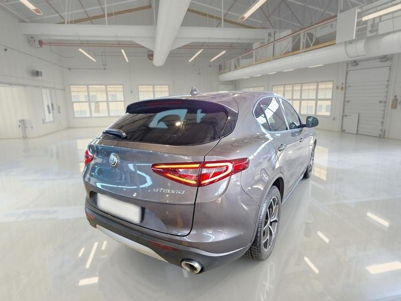 ALFA ROMEO STELVIO 2.2 TURBO DIESEL 190 CV EXECUTIVE AT8 Q4 5 PORTE SUV