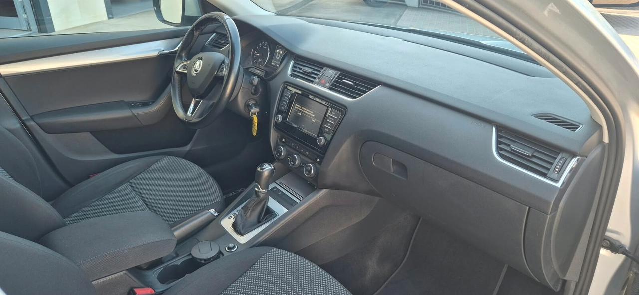 Skoda Octavia 1.6 TDI CR 110 cv DSG Wagon Style