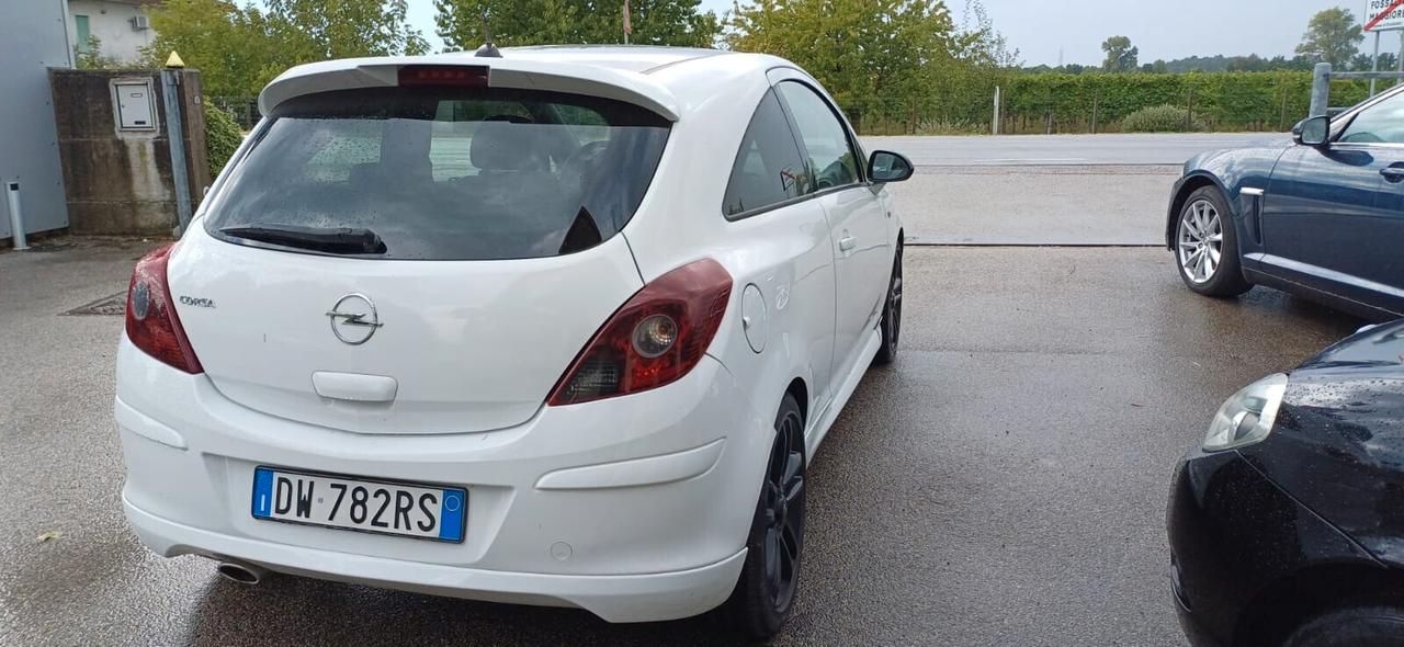 Opel Corsa 1.4 16V 3 porte Enjoy GPL