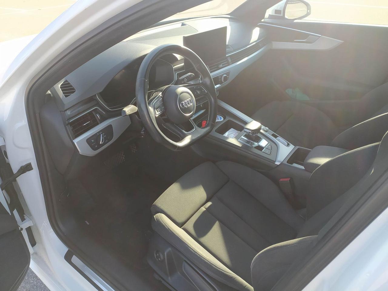 Audi A4 Business Advanced 2.0 35 TDI MHEV #8151