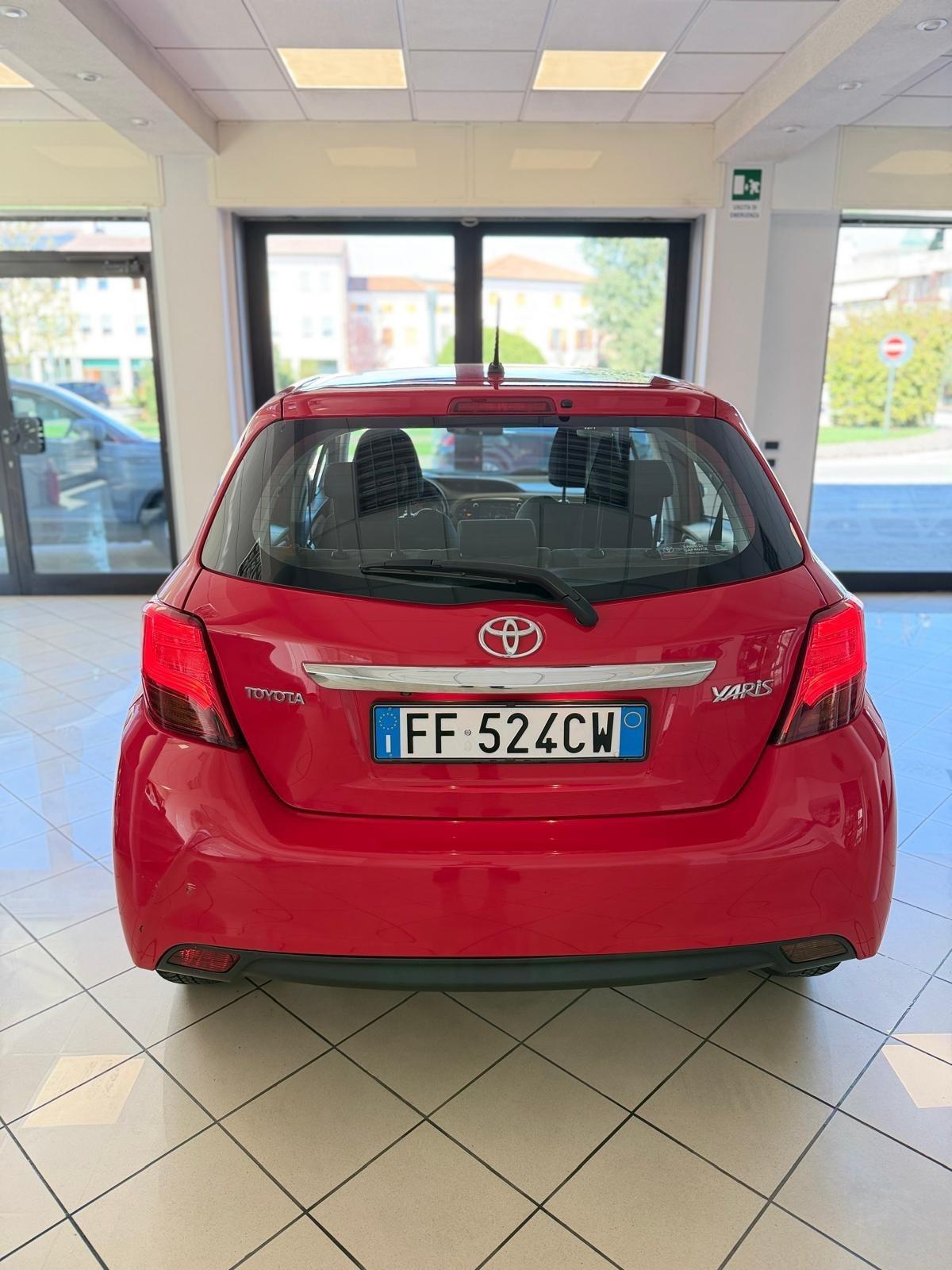 Toyota Yaris 1.0 5 porte Active