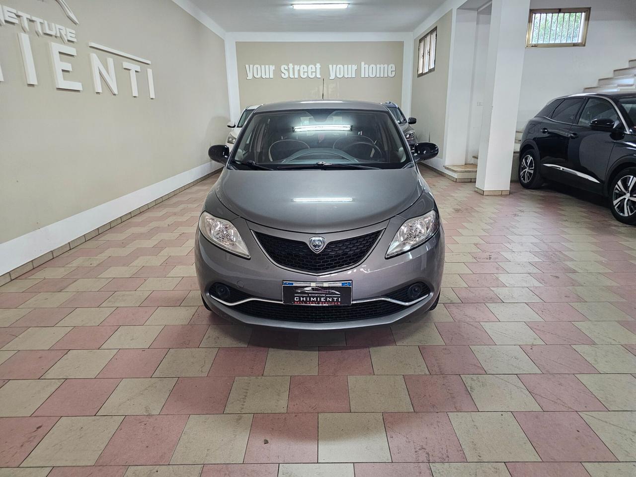 Lancia Ypsilon 1.2 69 CV 5 porte GPL Ecochic Gold
