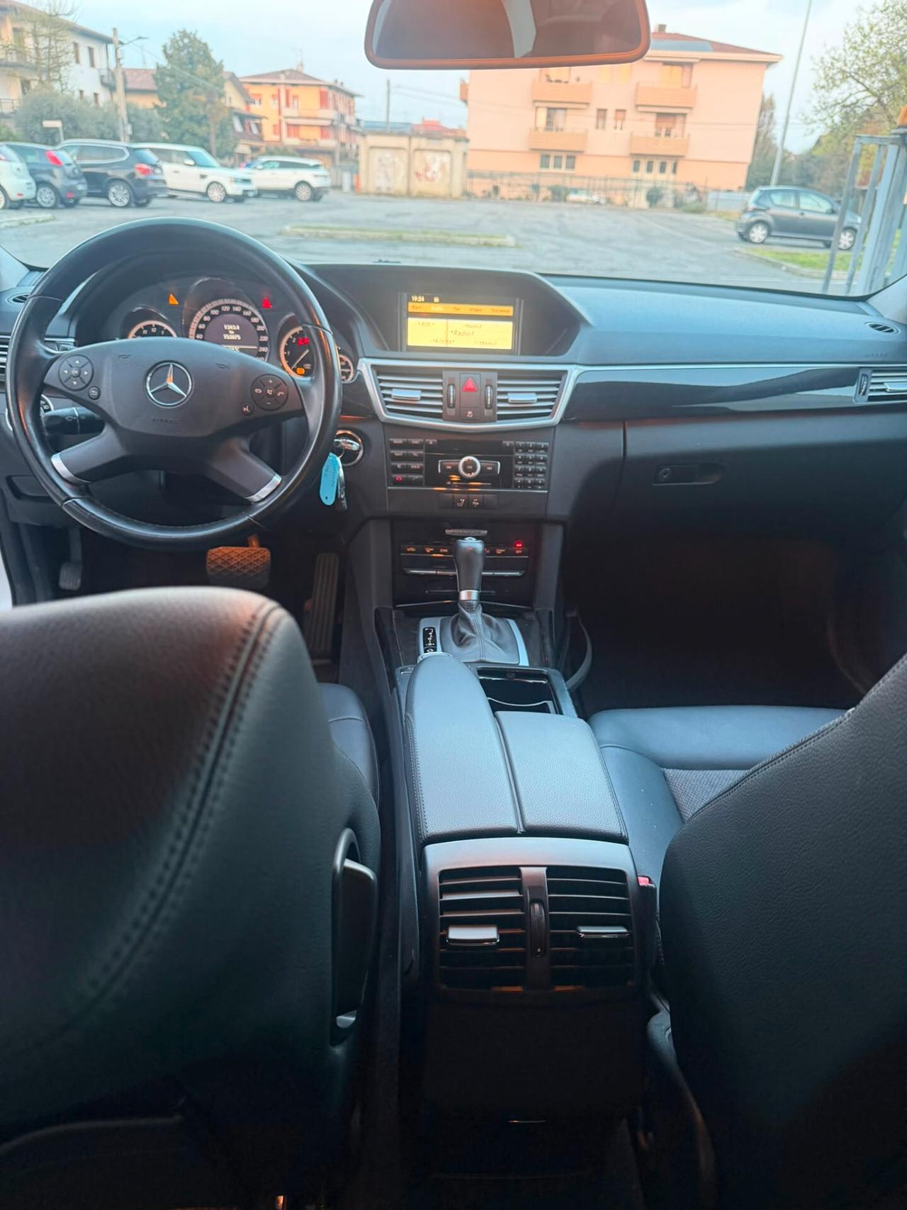 Mercedes-benz E 220 250 CDI BlueEFFICIENCY Avantgarde