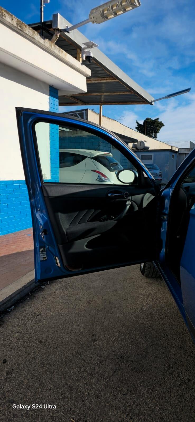 Alfa Romeo 147 1.9 JTDm (170) 5p. Ducati Corse