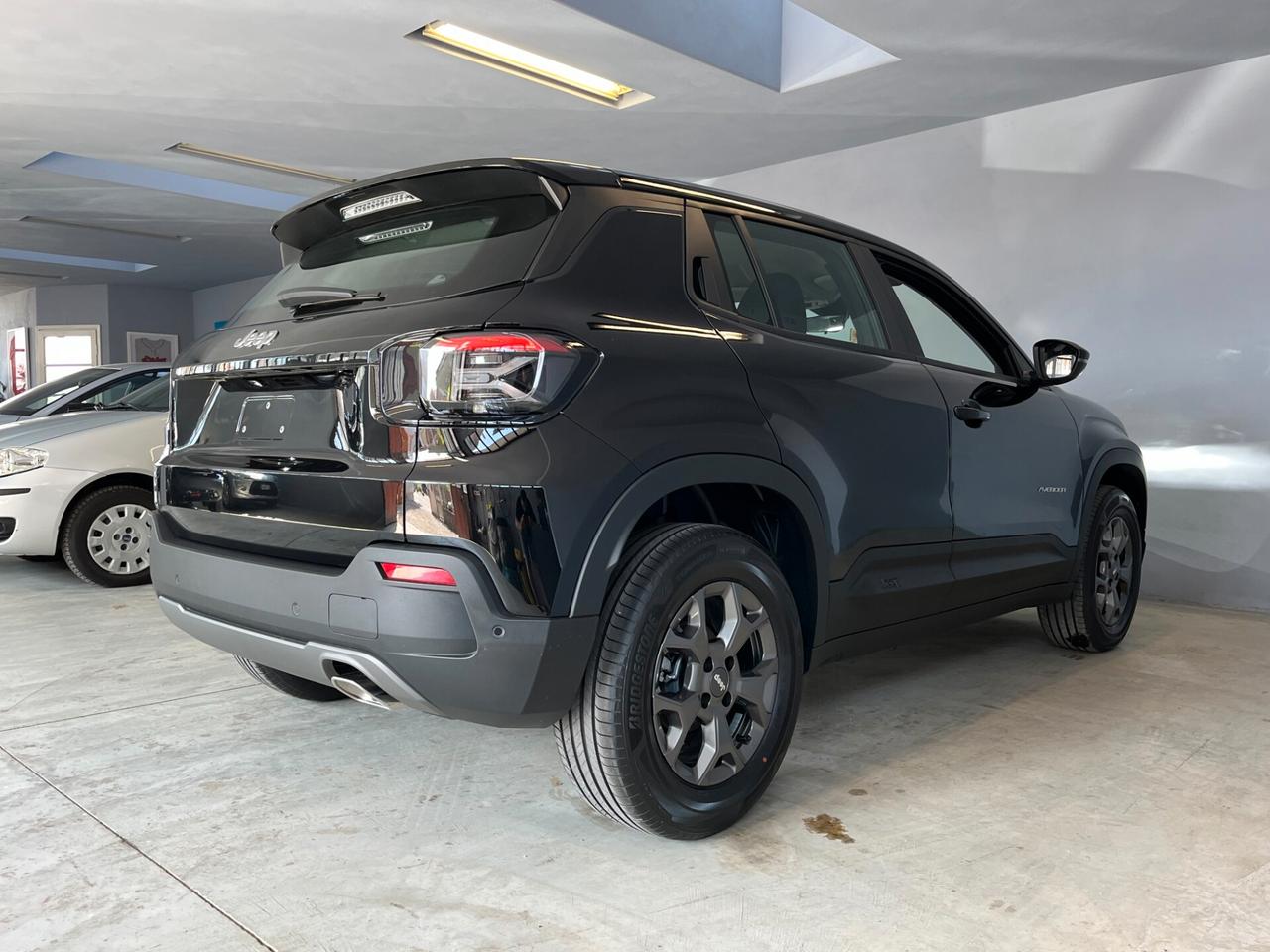 Jeep Avenger 1.2cc E-HYBRID 100cv C/AUT. LONGITUDE KM0