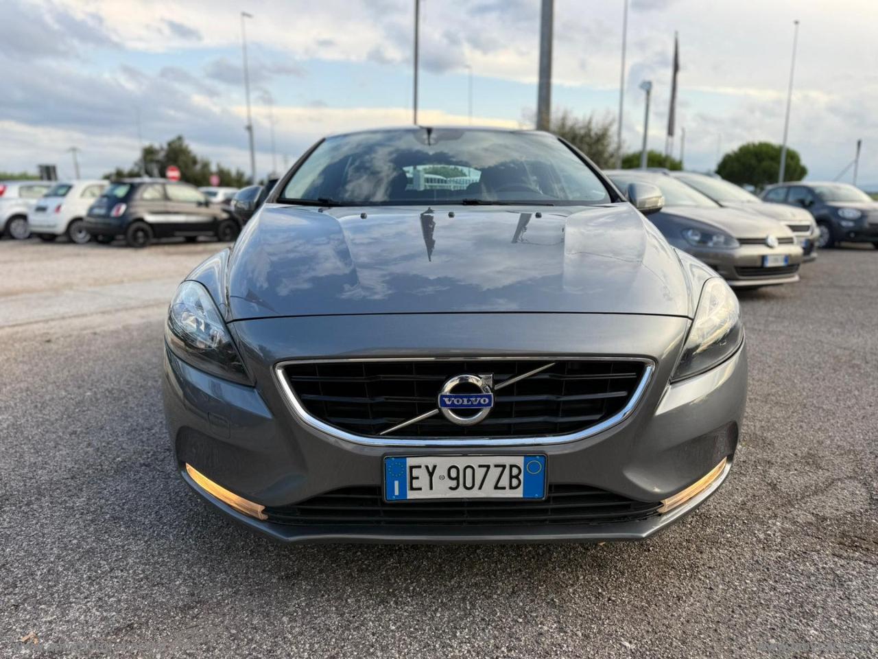 VOLVO V40 D2 Momentum