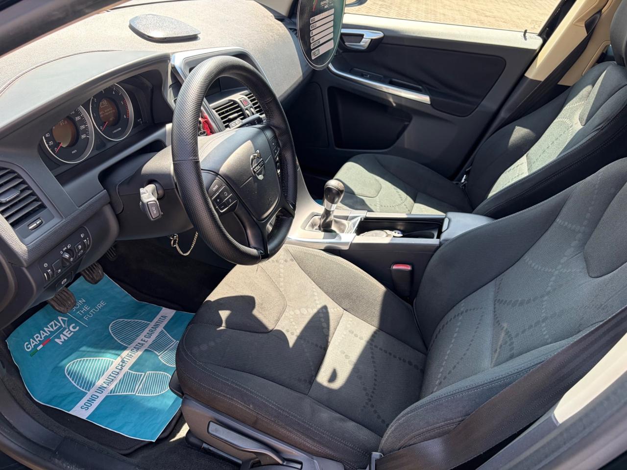 Volvo XC60 2.0 DRIVe Momentum - 2012