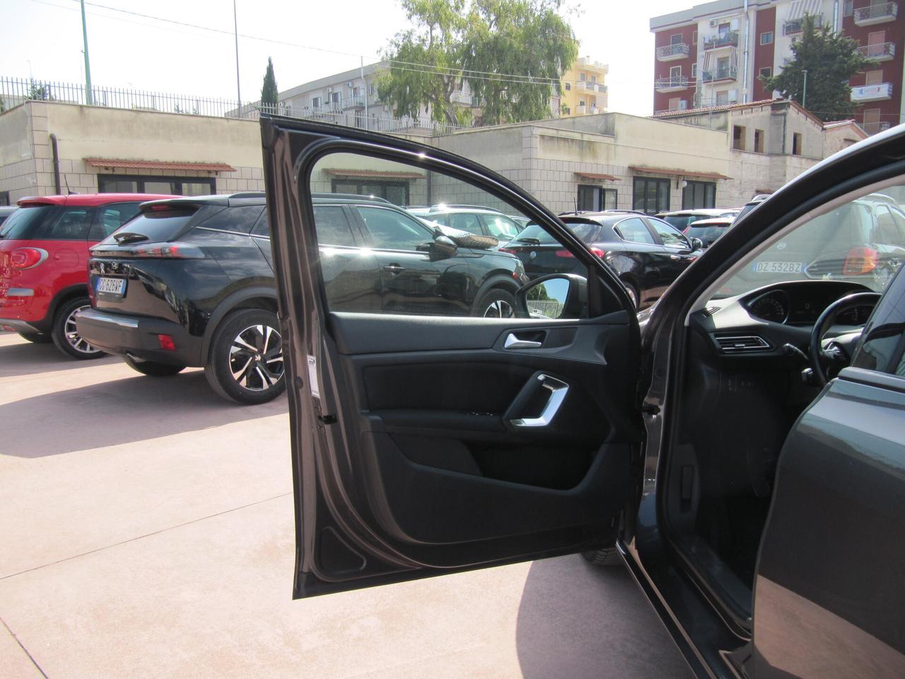 Peugeot 308 BlueHDi 100 S&S Active