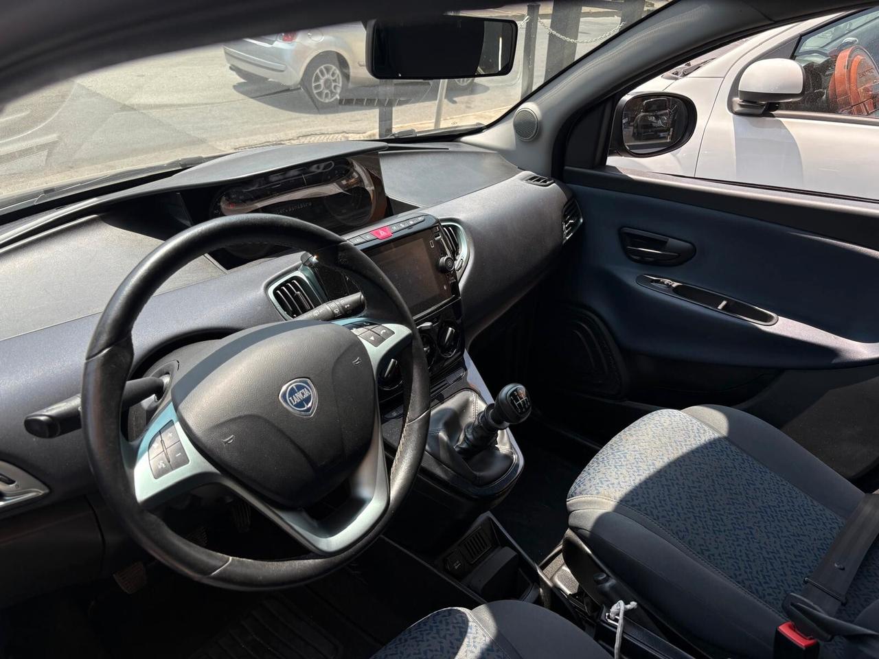 Lancia Ypsilon 1.0 FireFly 5 porte S&S Hybrid