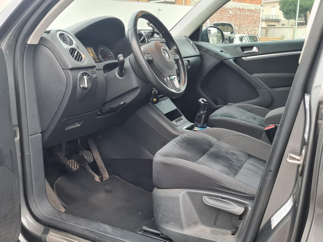 Volkswagen Tiguan 2.0 TDI BlueMotion Sport S #9743