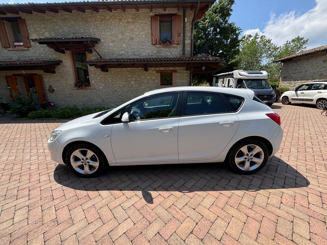 Opel Astra 1.4 Turbo 140CV 5 porte Cosmo