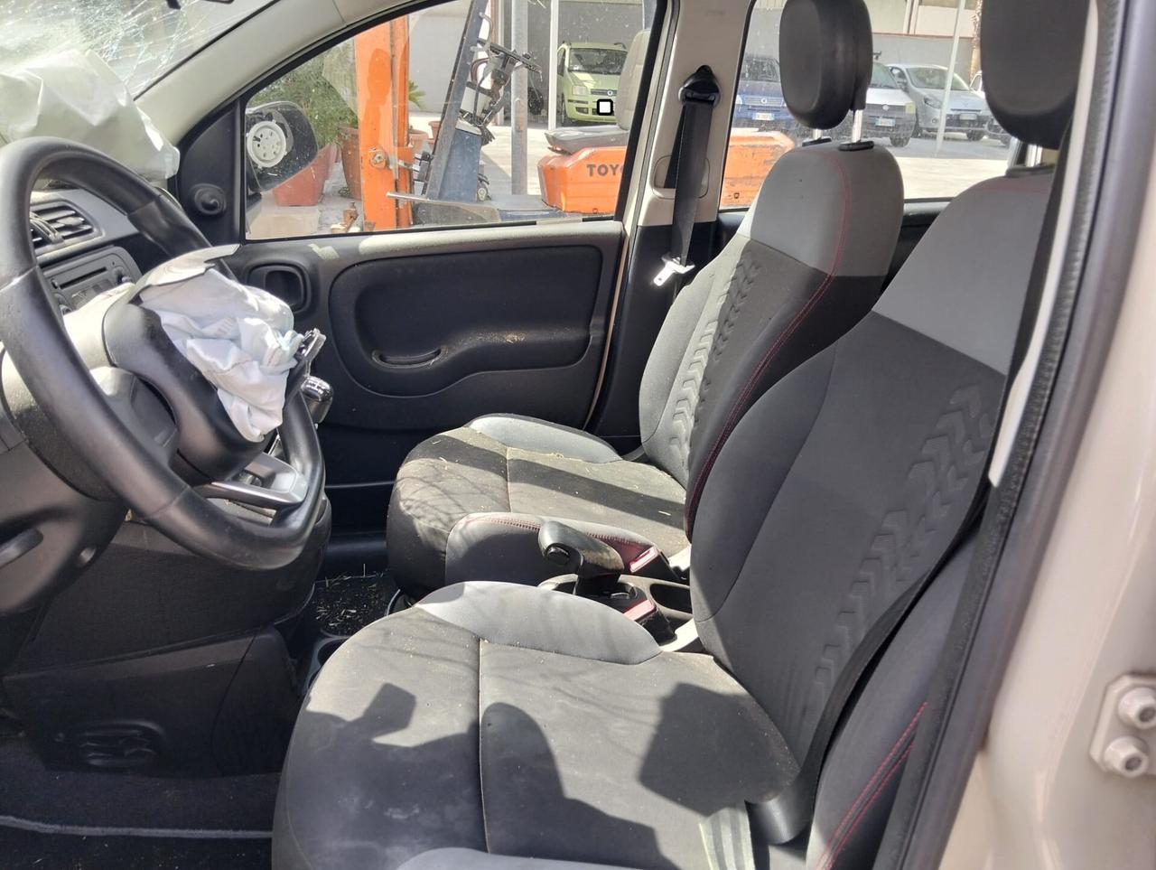 Fiat Panda 1.2 EasyPower Lounge 2016 SINISTRATA