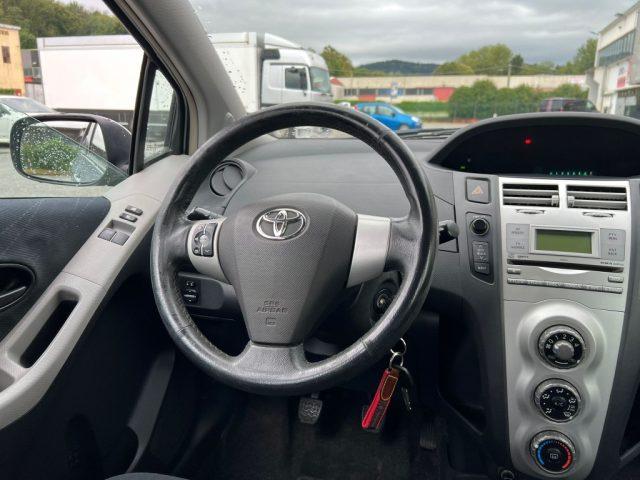 TOYOTA Yaris 1.0 5 porte Sol