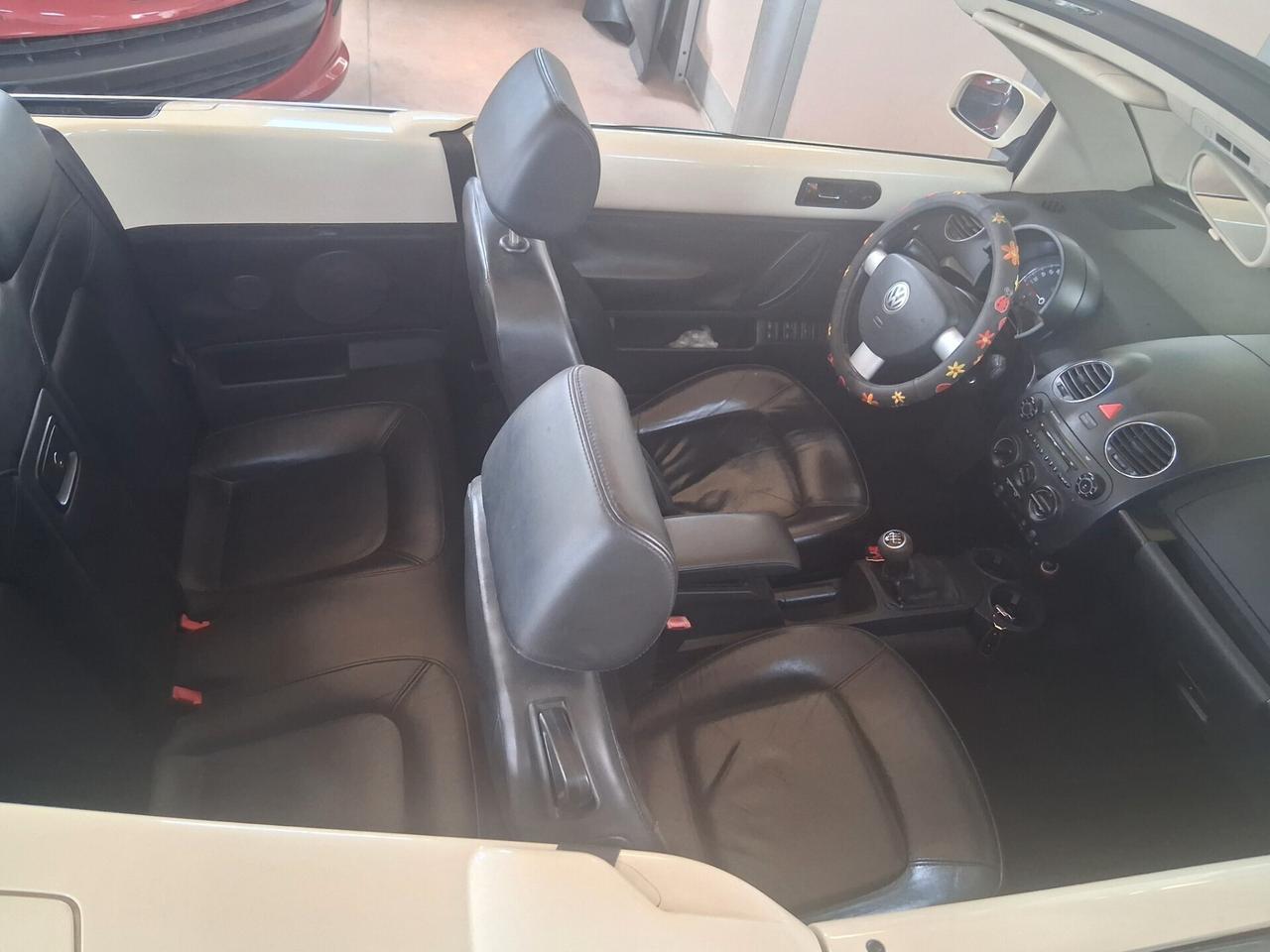 Volkswagen New Beetle 1.4 16V Cabrio